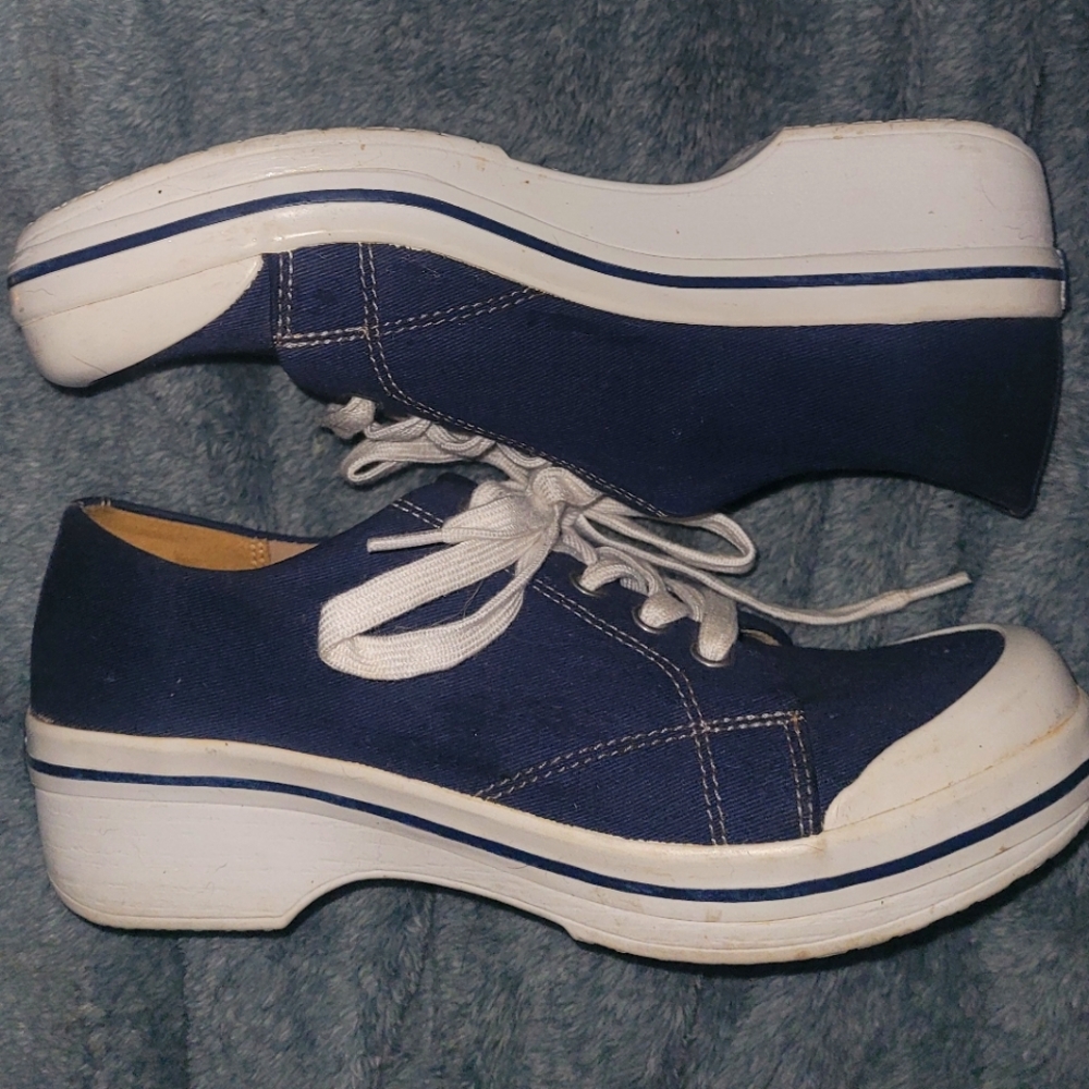 Dansko Vegan size 38